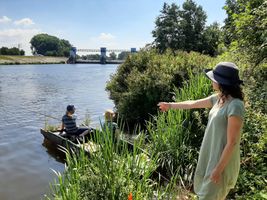 Labe 20 pod elektrárnou v Hradištku - rybolov u kanálku 31.7.22.jpg